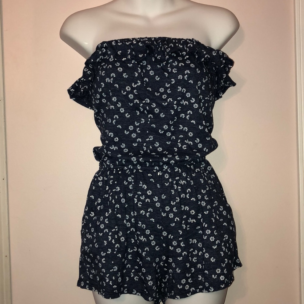 Kirra white floral on blue with pockets
